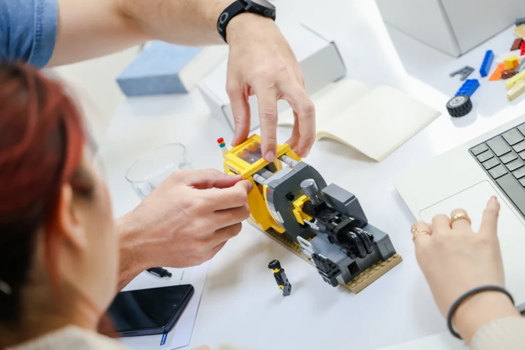 Building Prototype of corporate LEGO set